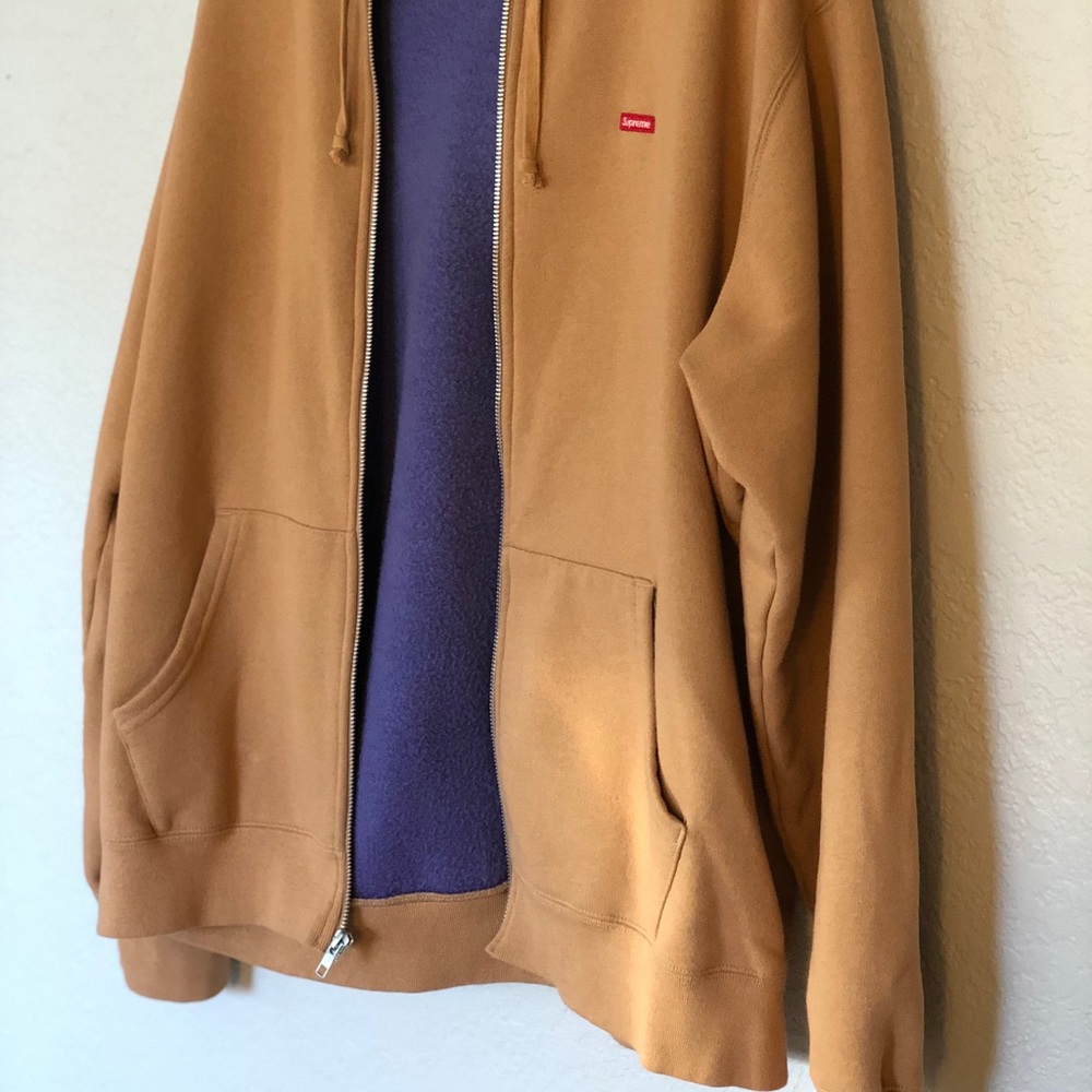 *SOLD* Supreme Hoodie - Picture 4 of 5
